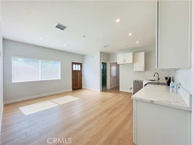 17522 Lemay Street, Lake Balboa CA: https://media.crmls.org/medias/fb9ddef0-3ba9-413b-b9ca-96cfa4c3a103.jpg