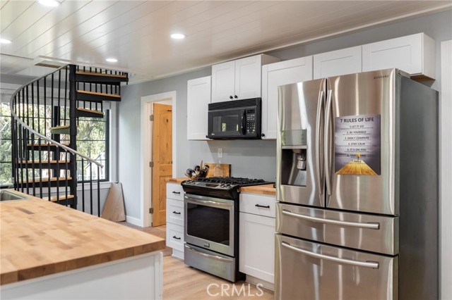 Detail Gallery Image 22 of 43 For 25150 Fern Valley Rd, Idyllwild,  CA 92549 - 3 Beds | 2 Baths