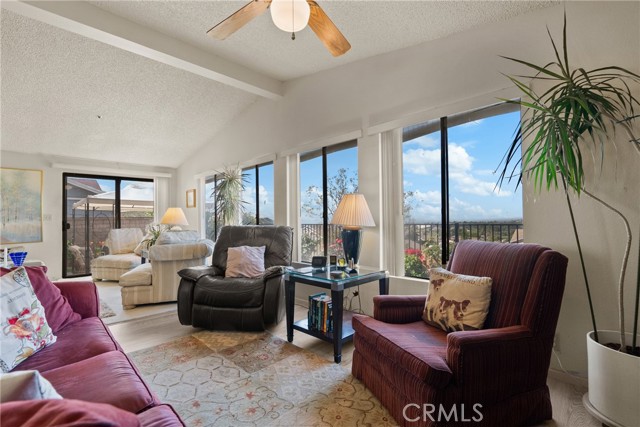 Detail Gallery Image 10 of 47 For 13691 Gavina Ave #576,  Sylmar,  CA 91342 - 3 Beds | 2 Baths