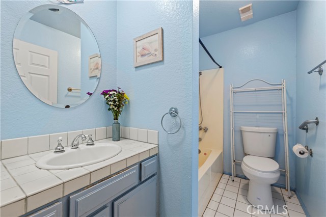 Detail Gallery Image 14 of 27 For 7439 Woodman Ave. #35,  Van Nuys,  CA 91405 - 2 Beds | 1 Baths
