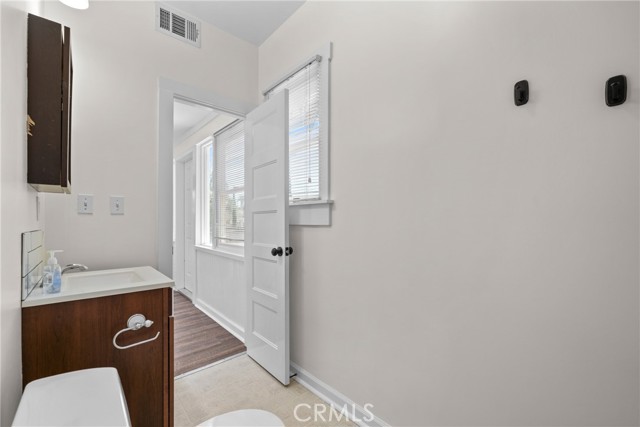 Detail Gallery Image 9 of 68 For 519 E 5th St, Santa Ana,  CA 92701 - – Beds | – Baths