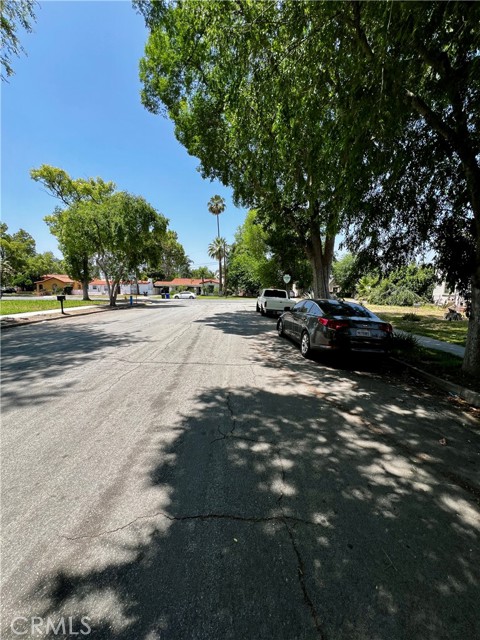 484 W 25th Street, San Bernardino CA: https://media.crmls.org/medias/fba0d9b7-9b4c-475e-892d-800f2a0bfa44.jpg
