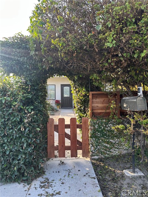 Detail Gallery Image 3 of 3 For 14215 Alta Pl, Westminster,  CA 92683 - 2 Beds | 1 Baths