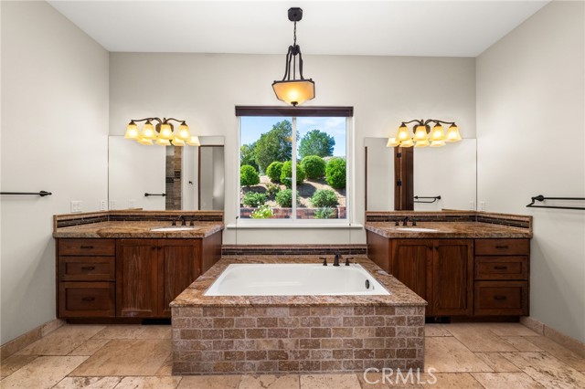 3012 Ridge Creek Drive, Fallbrook CA: https://media.crmls.org/medias/fba23698-4d0b-4d05-a2de-867e58fba788.jpg