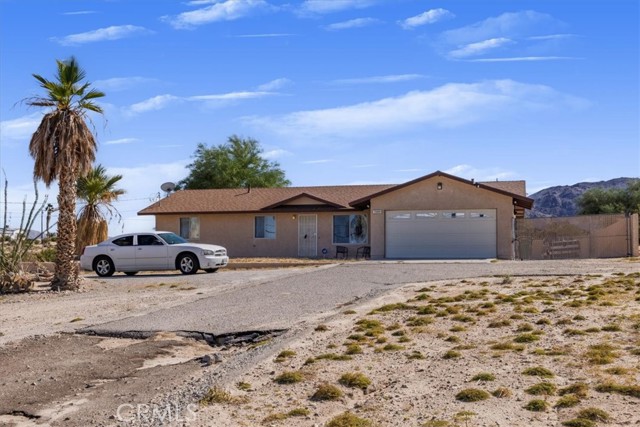 73255 Two Mile Road, 29 Palms CA: https://media.crmls.org/medias/fba274eb-8596-449c-8fd4-27cd34df3da5.jpg