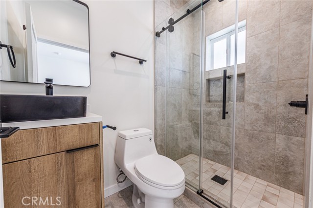 Detail Gallery Image 14 of 22 For 1855 Crenshaw Bld, Los Angeles,  CA 90019 - 4 Beds | 3 Baths