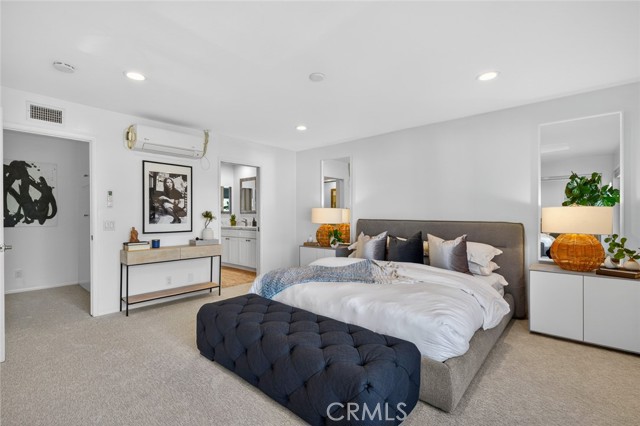 Detail Gallery Image 20 of 33 For 1074 Buckingham, Newport Beach,  CA 92660 - 2 Beds | 2/1 Baths