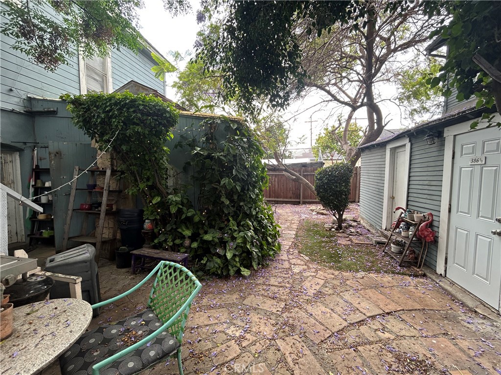 https://media.crmls.org/medias/fba33f41-d3ff-4c9f-80c8-77f6469289c4.jpg?preset=X-Large