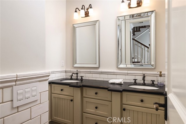 Image 34 of 71 For 11262 Skyline