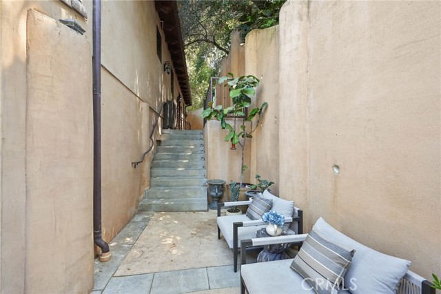 Detail Gallery Image 46 of 64 For 3115 Ellington, Los Angeles,  CA 90068 - 4 Beds | 4 Baths