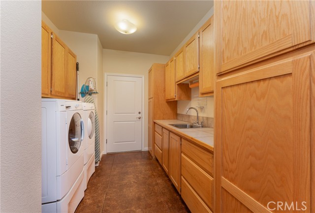 2260 Lakeshore Blvd, Upper Lake CA: https://media.crmls.org/medias/fba53fd4-ea5b-4131-8d71-e77334b2ed27.jpg