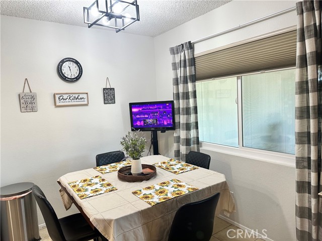 1748 Amigo Drive, Hemet CA: https://media.crmls.org/medias/fba5919f-ee4c-4fef-92e3-e4de1d1a059a.jpg