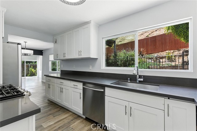 5439 S La Cienega Boulevard, Ladera Heights CA: https://media.crmls.org/medias/fba5b0fd-7140-402e-b5ab-018d8b2921c3.jpg