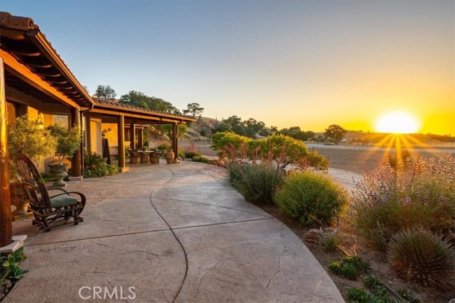 5085 Martingale Circle, San Miguel CA: https://media.crmls.org/medias/fba5eaf8-f7b5-41e3-b06d-68b08dd724cc.jpg