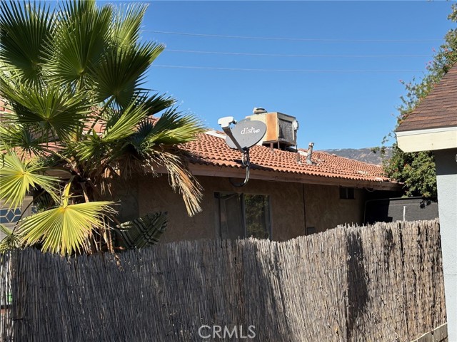 Detail Gallery Image 6 of 13 For 972 E Lynwood Dr, San Bernardino,  CA 92404 - 3 Beds | 2 Baths