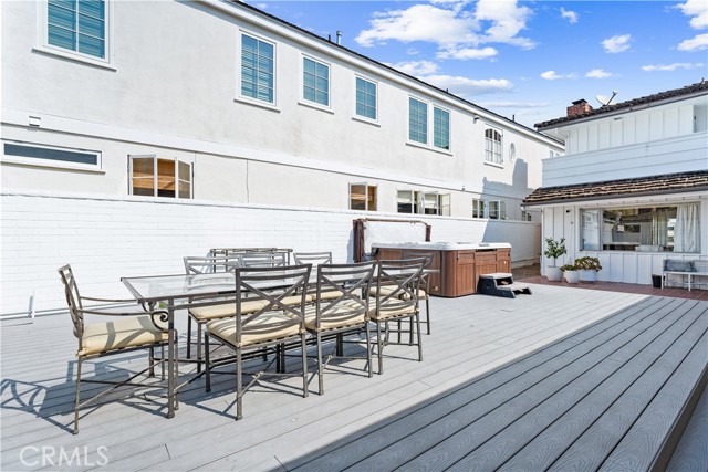 Detail Gallery Image 20 of 36 For 11 Harbor Is, Newport Beach,  CA 92660 - 3 Beds | 2 Baths