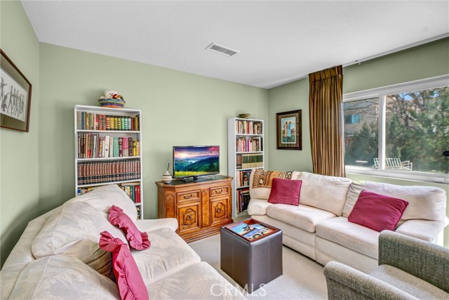 Detail Gallery Image 9 of 41 For 37230 45th St E, Palmdale,  CA 93552 - 4 Beds | 3 Baths