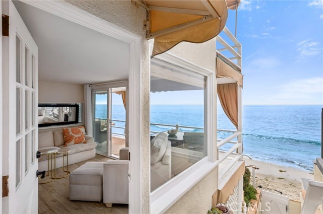 Detail Gallery Image 2 of 19 For 1139 Gaviota Drive, Laguna Beach,  CA 92651 - 1 Beds | 1 Baths