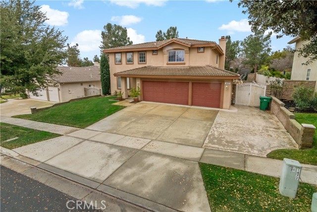 Detail Gallery Image 2 of 37 For 1472 Pinewood Dr, Corona,  CA 92881 - 3 Beds | 2/1 Baths