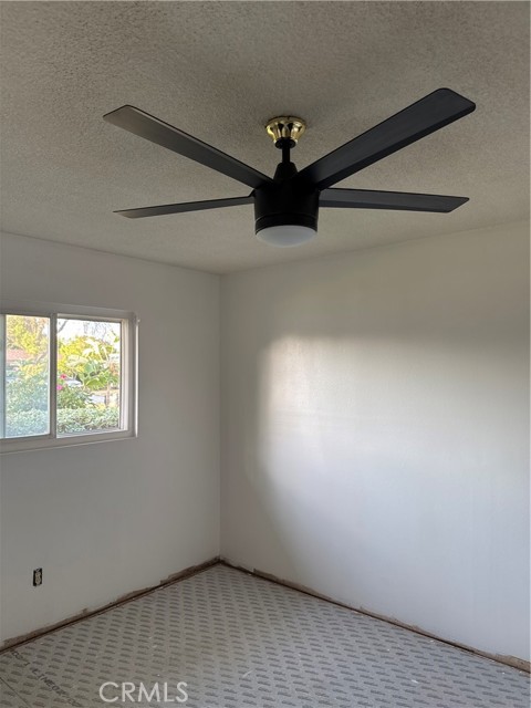 Detail Gallery Image 17 of 18 For 332 E Landsford, Lancaster,  CA 93535 - 4 Beds | 2/1 Baths