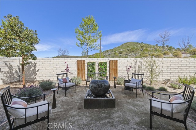 27774 Marquee Drive, Valencia CA: https://media.crmls.org/medias/fba96757-f323-4b9e-92b1-7dd21b13db63.jpg