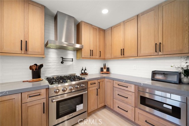 Detail Gallery Image 15 of 49 For 4951 Maui Cir, Huntington Beach,  CA 92649 - 4 Beds | 2 Baths