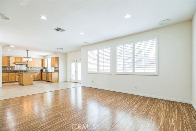 1030 Benedict Circle, Corona CA: https://media.crmls.org/medias/fbaba89c-ae35-4887-a928-9f7c3dc8af99.jpg