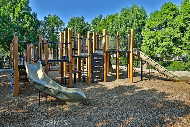 20 Townsend, Irvine CA: https://media.crmls.org/medias/fbabb070-753e-4562-a392-bd53a43ddbdf.jpg