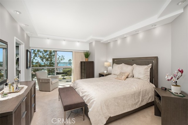 Detail Gallery Image 8 of 29 For 13700 Marina Pointe Dr #405,  Marina Del Rey,  CA 90292 - 3 Beds | 2/1 Baths