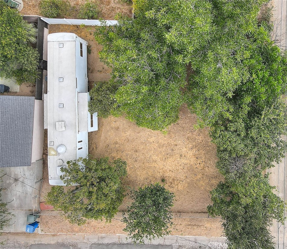 https://media.crmls.org/medias/fbac384a-037c-4c55-b156-b80dc063d60e.jpg?preset=X-Large