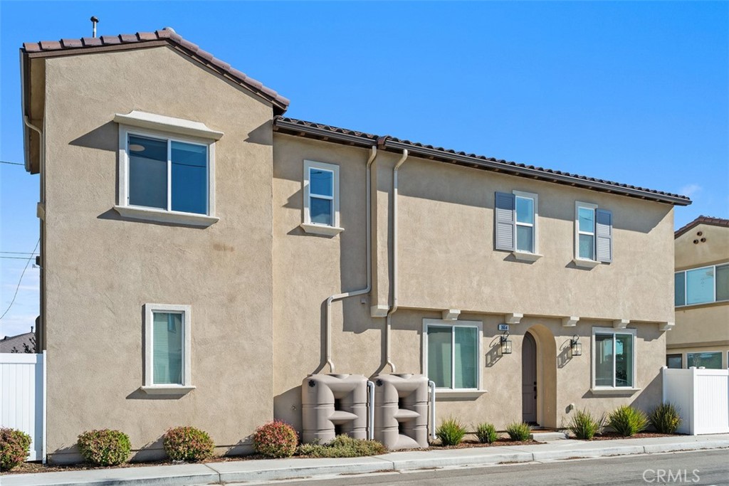 1654 W Plaza Del Amo