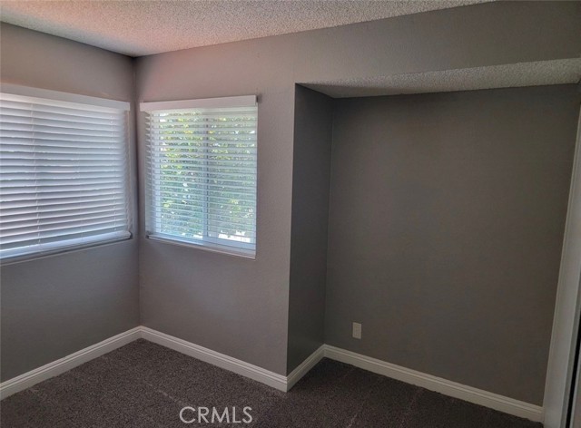 Detail Gallery Image 13 of 19 For 7598 Honeysuckle, Fontana,  CA 92336 - 3 Beds | 2/1 Baths