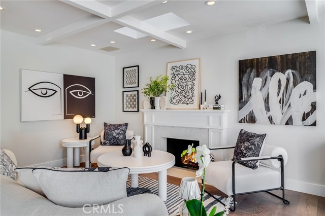 Detail Gallery Image 6 of 30 For 360 Diamond St, Laguna Beach,  CA 92651 - 4 Beds | 3 Baths