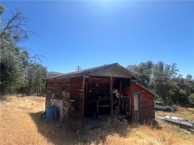 Detail Gallery Image 6 of 8 For 56554 Road 200, North Fork,  CA 93643 - 2 Beds | 1 Baths