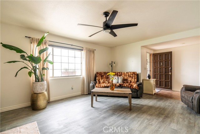 Detail Gallery Image 8 of 40 For 19264 Casmalia St, Rialto,  CA 92377 - 3 Beds | 2 Baths