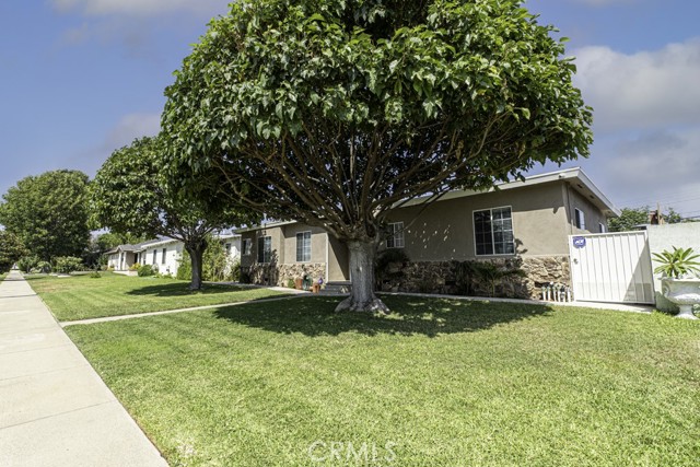 Front of home - daytime (side view)