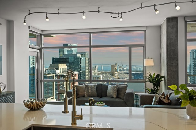 Detail Gallery Image 10 of 31 For 800 the Mark Ln #1806,  San Diego,  CA 92101 - 1 Beds | 1/1 Baths