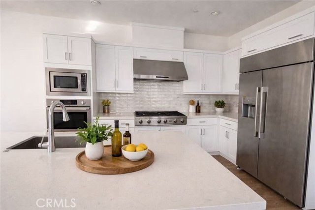 Detail Gallery Image 3 of 19 For 426 Treble, Irvine,  CA 92618 - 4 Beds | 3/2 Baths