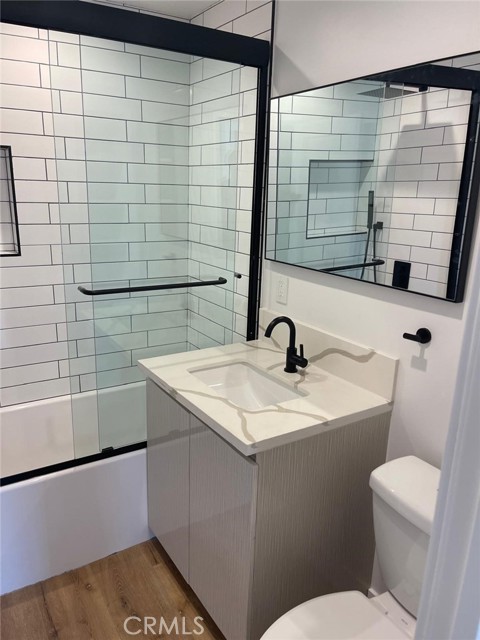 Detail Gallery Image 9 of 17 For 7051 Garden Grove, Reseda,  CA 91335 - 3 Beds | 2 Baths