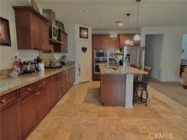 Detail Gallery Image 8 of 29 For 18016 Ribwort Rd, San Bernardino,  CA 92407 - 4 Beds | 3/1 Baths
