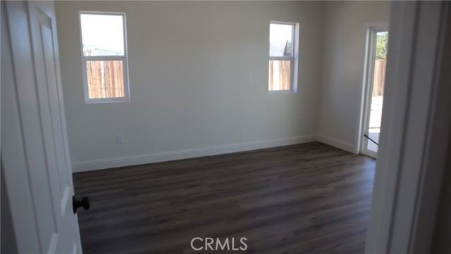 Detail Gallery Image 9 of 21 For 10408 Peach Ave, California City,  CA 93505 - 4 Beds | 3 Baths