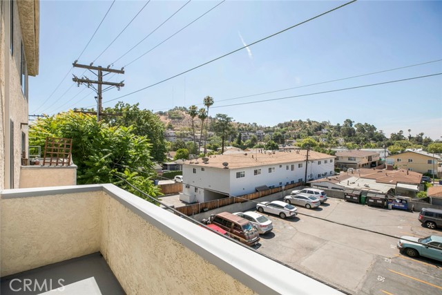 Detail Gallery Image 13 of 20 For 1422 Rock Glen #210,  Glendale,  CA 91205 - 2 Beds | 1 Baths