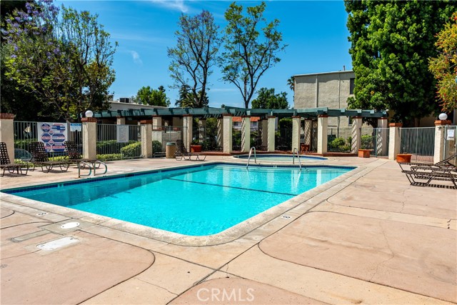 5700 Etiwanda Avenue, Tarzana CA: https://media.crmls.org/medias/fbb03105-fecc-4545-9b72-fa4d4b6b4b1a.jpg