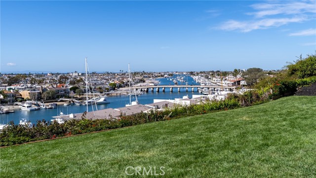 Detail Gallery Image 31 of 70 For 1409 Dolphin Terrace, Corona Del Mar,  CA 92625 - 5 Beds | 5/2 Baths