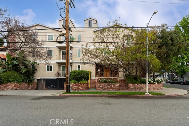 Detail Gallery Image 1 of 33 For 11337 Nebraska Ave #305,  Los Angeles,  CA 90025 - 2 Beds | 2 Baths