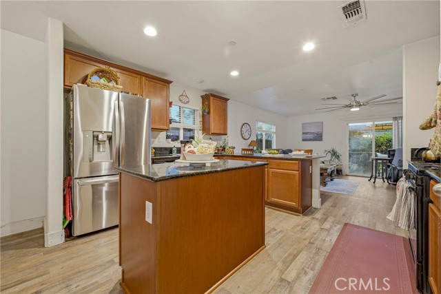 Detail Gallery Image 13 of 29 For 547 Blossom, Chowchilla,  CA 93610 - 3 Beds | 2 Baths