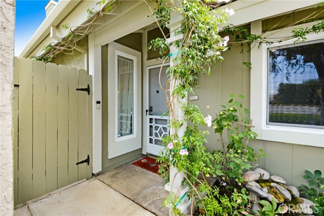 2671 N River Trail Road, Orange CA: https://media.crmls.org/medias/fbb23b0b-6929-49e1-a21c-07bc2cd42aa7.jpg