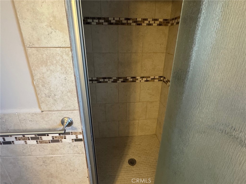 https://media.crmls.org/medias/fbb23c9c-99a4-4d58-a3a3-3ec7fc38ca00.jpg?preset=X-Large