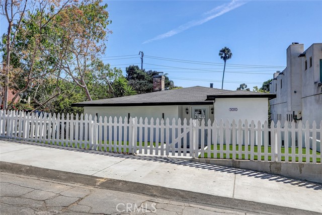 Detail Gallery Image 6 of 38 For 3010 Laurel Ave, Manhattan Beach,  CA 90266 - 4 Beds | 2 Baths