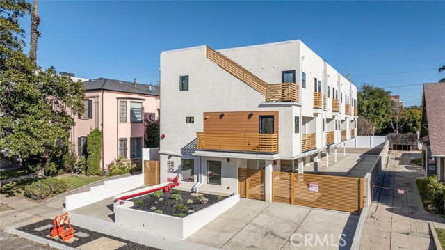 Detail Gallery Image 26 of 26 For 1754 N Berendo St #D,  Los Angeles,  CA 90027 - 3 Beds | 2/1 Baths
